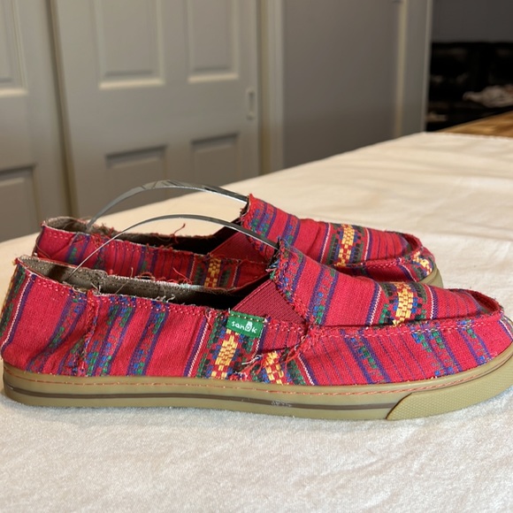 Sanuk Southwestern design canvas rubber sole beach shoes - Picture 5 of 8